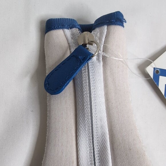 NEW Grey Goose Vodka White/Blue 750mL Insulated Jacket/Sleeve Official Merch - Picture 6 of 7